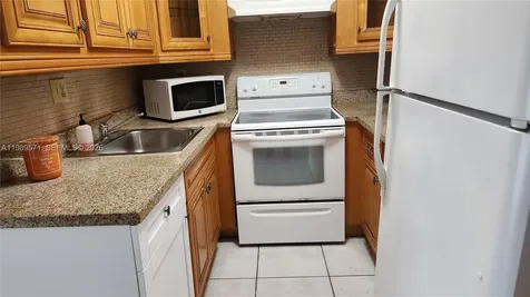 9405 W Flagler Street Miami FL 33174