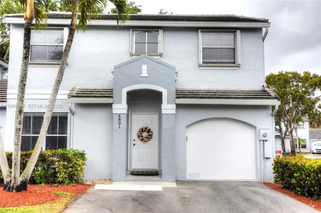 4801 Grapevine Way Davie FL 33331