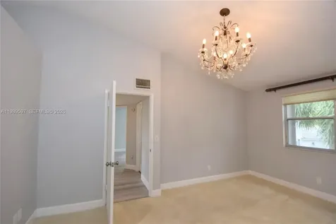 4801 Grapevine Way Davie FL 33331