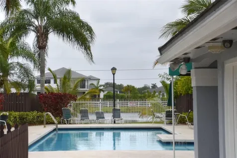 4801 Grapevine Way Davie FL 33331