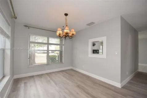 4801 Grapevine Way Davie FL 33331