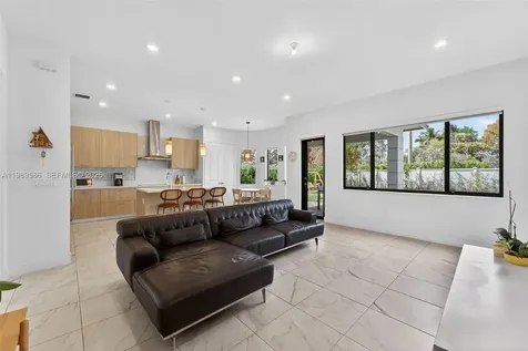 8267 SW 120th Terrace Miami FL 33156