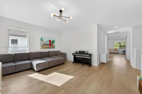 8267 SW 120th Terrace Miami FL 33156