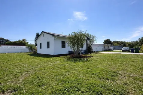 2450 NW 157th Street Road Miami Gardens FL 33054