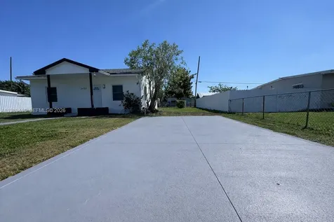 2450 NW 157th Street Road Miami Gardens FL 33054
