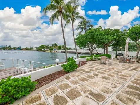 3 Island Avenue Miami Beach FL 33139