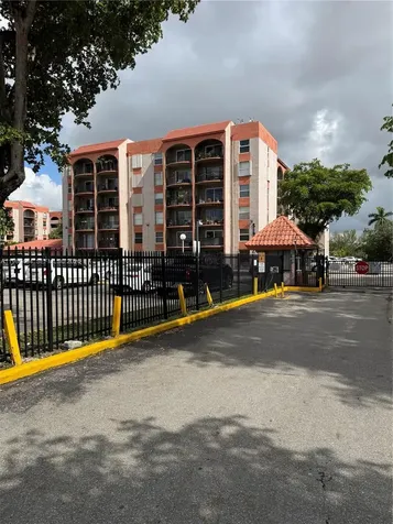 5199 NW 7th Street Miami FL 33126