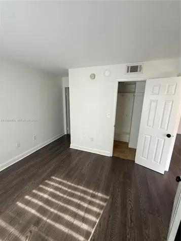 5199 NW 7th Street Miami FL 33126