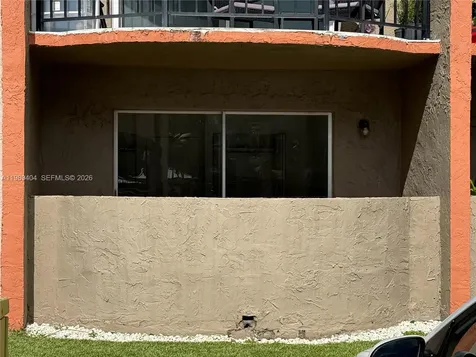 5199 NW 7th Street Miami FL 33126
