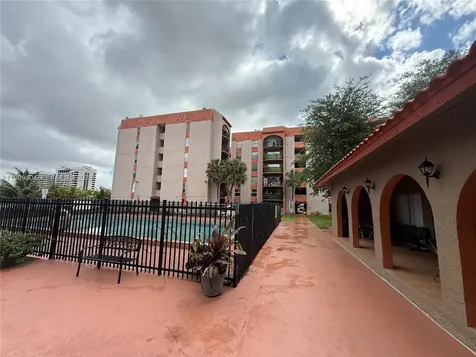 5199 NW 7th Street Miami FL 33126