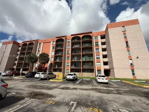5199 NW 7th Street Miami FL 33126