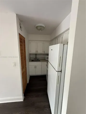5199 NW 7th Street Miami FL 33126