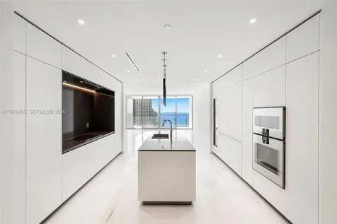 300 Biscayne Boulevard Way Miami FL 33131