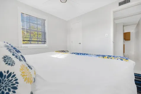 38 Miami Gardens Road West Park FL 33023