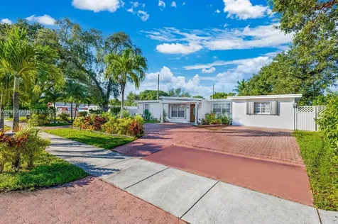 38 Miami Gardens Road West Park FL 33023