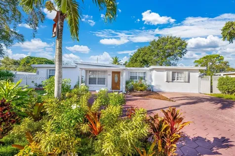 38 Miami Gardens Road West Park FL 33023