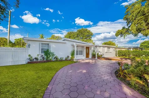 38 Miami Gardens Road West Park FL 33023