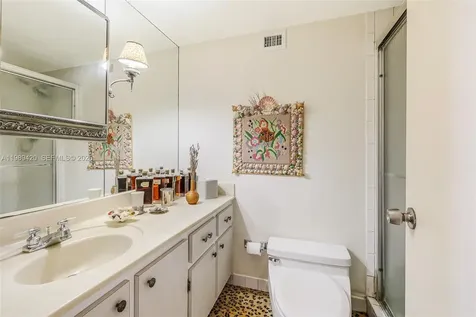 6039 Collins Avenue Miami Beach FL 33140