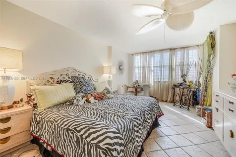 6039 Collins Avenue Miami Beach FL 33140