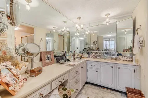 6039 Collins Avenue Miami Beach FL 33140