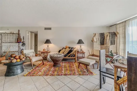 6039 Collins Avenue Miami Beach FL 33140
