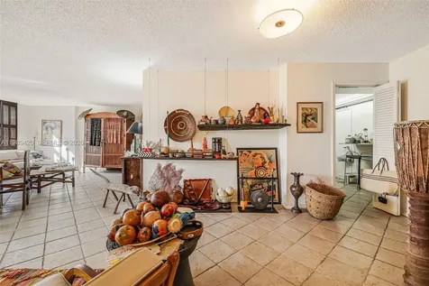 6039 Collins Avenue Miami Beach FL 33140
