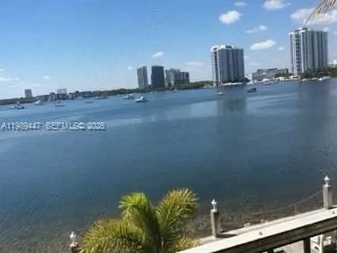 3000 Marcos Drive Aventura FL 33160