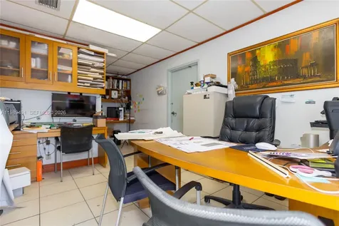 7313 NW 56th Street Miami FL 33166