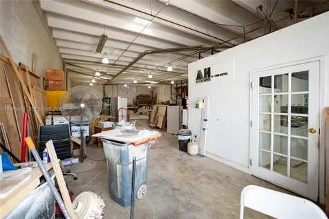 7313 NW 56th Street Miami FL 33166