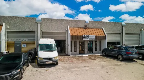 7313 NW 56th Street Miami FL 33166