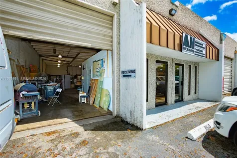 7313 NW 56th Street Miami FL 33166