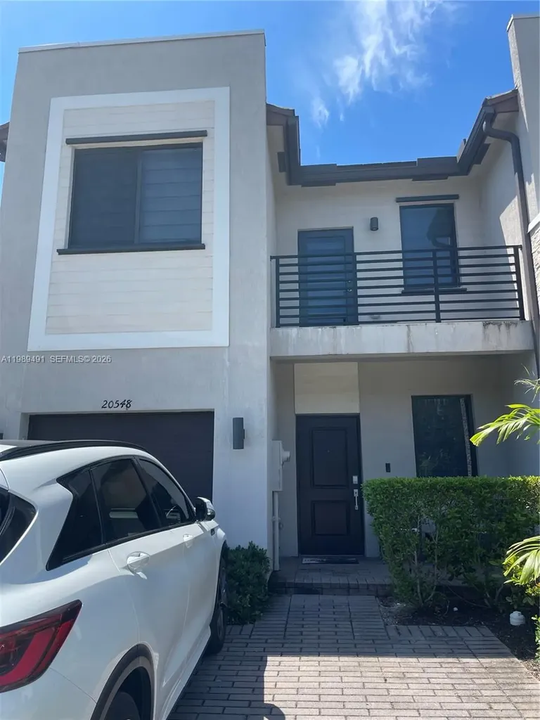 20548 NE 5th Place Miami FL 33179