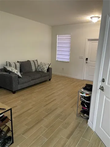 20548 NE 5th Place Miami FL 33179