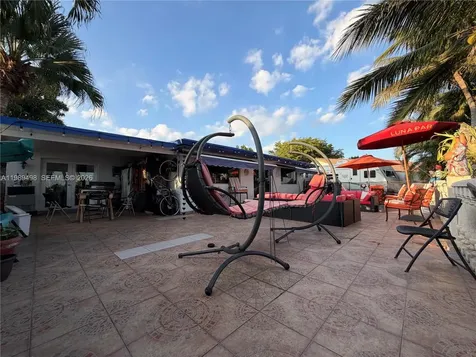 15022 SW 67th Lane Miami FL 33193