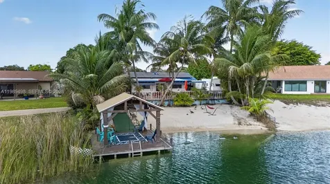 15022 SW 67th Lane Miami FL 33193
