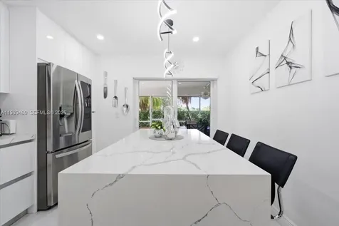 2570 SE 7th Place Homestead FL 33033