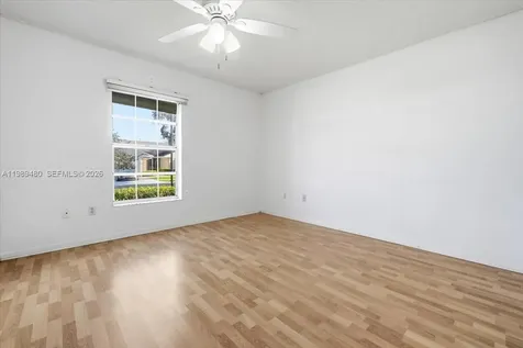 2570 SE 7th Place Homestead FL 33033