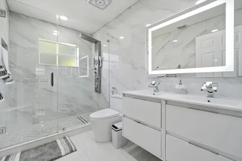 2570 SE 7th Place Homestead FL 33033
