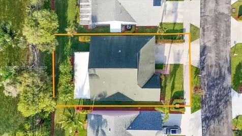 2570 SE 7th Place Homestead FL 33033