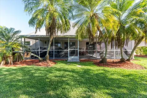 2570 SE 7th Place Homestead FL 33033