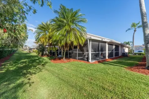 2570 SE 7th Place Homestead FL 33033