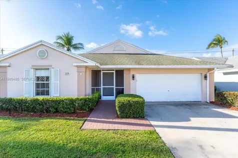 2570 SE 7th Place Homestead FL 33033