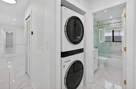 2490 NW 44th Street Miami FL 33142