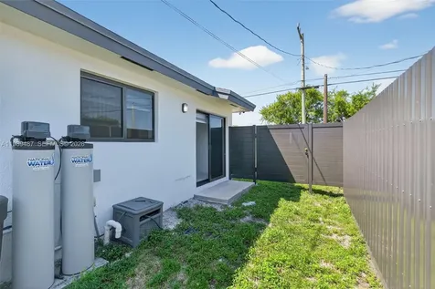 2490 NW 44th Street Miami FL 33142
