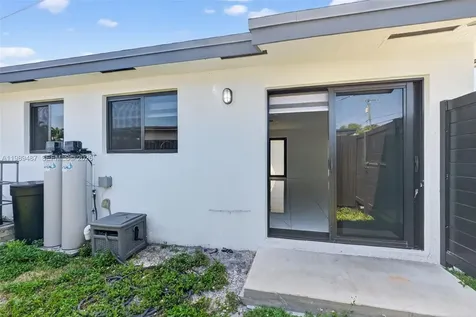 2490 NW 44th Street Miami FL 33142