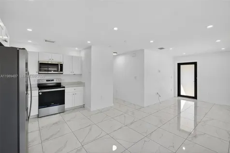 2490 NW 44th Street Miami FL 33142