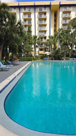 4550 NW 9th Street Miami FL 33126