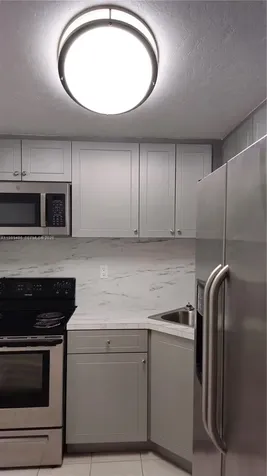 4550 NW 9th Street Miami FL 33126