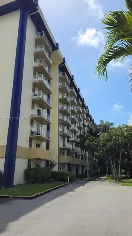 4550 NW 9th Street Miami FL 33126