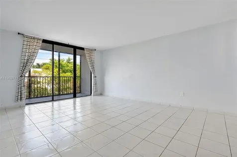 2500 NE 135th Street Unit#b206 North Miami FL 33181
